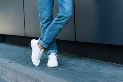 Tips to style sneakers with go to outfits - Times of India