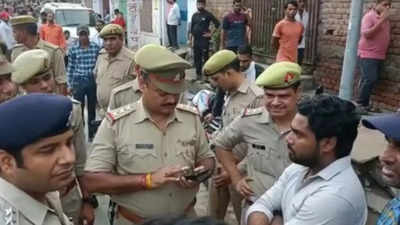 Uttar Pradesh: Armed cow vigilantes beat up people in Mathura over suspicion of 'beef sale'