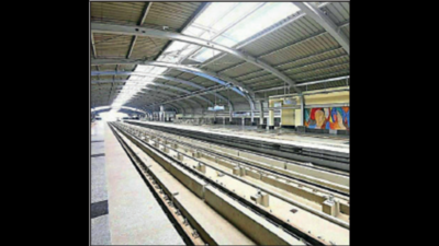 Kolkata: Rake on way to Joka terminal for Metro trial