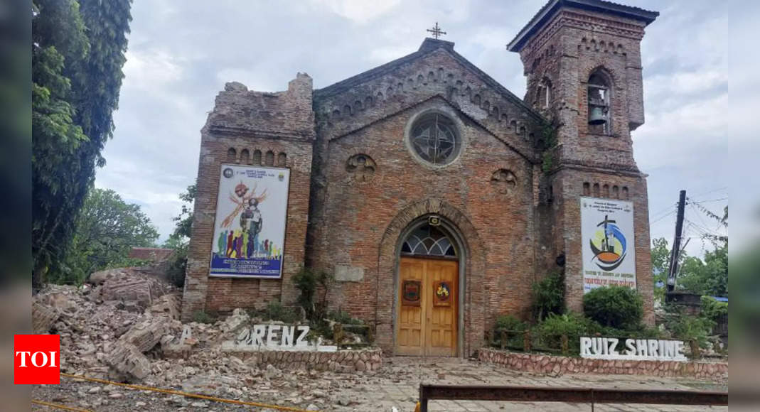 Hundreds of aftershocks from the earthquake that hit northern Philippines