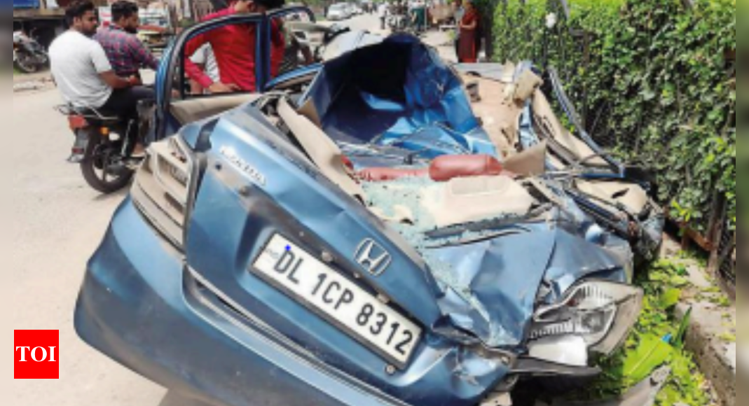 Rajendra Nagar: 20-yr-old Dies As Truck Hits His Car In A Bid To ...