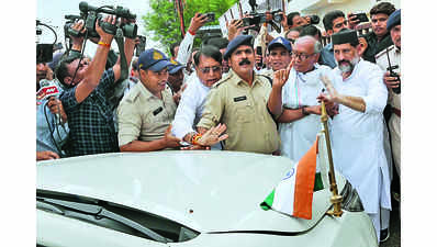 Digvijaya & Sarang face off in high-voltage Bhopal panchayat president election