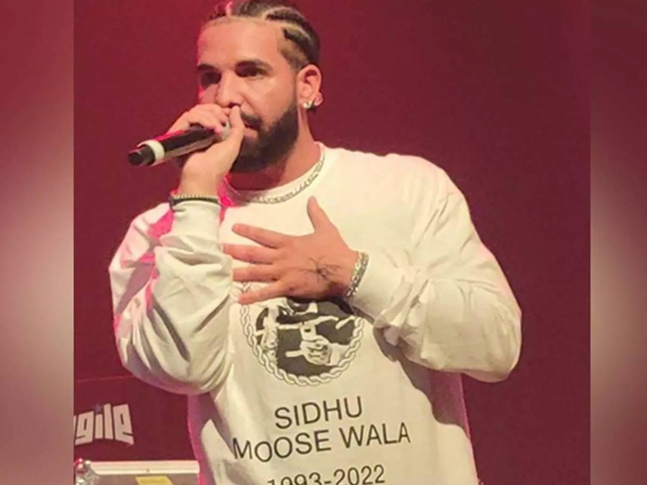 6 Times Drake Slayed Every Outfit He Wore