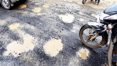 Pune Municipal Corporation collects Rs 5 lakh fine from contractors for potholes on road