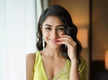 
Mrunal Thakur amps up her ethnic game in six yards of grace
