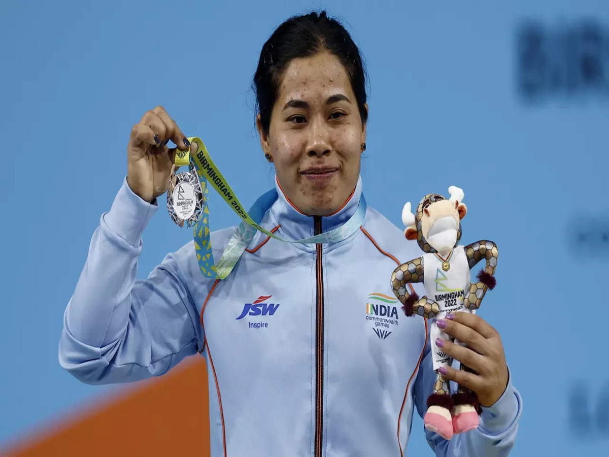 Commonwealth Games 2022 Day 2 Highlights: Lifter Bindyarani Devi wins  silver; Mirabai Chanu bags India's first gold - The Times of India