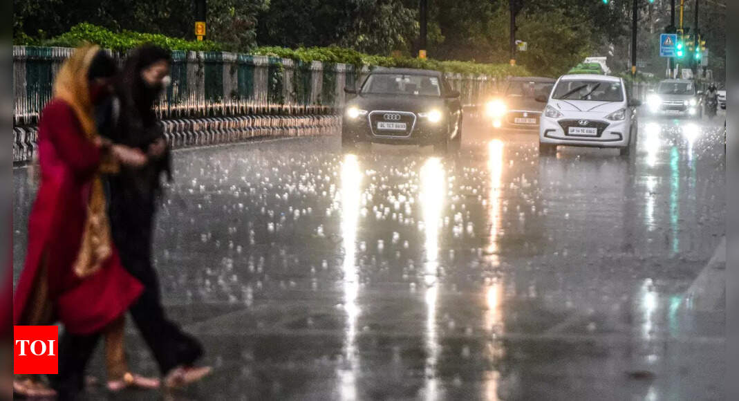Patchy rain in parts of Delhi, intensity to drop over weekend | Delhi ...