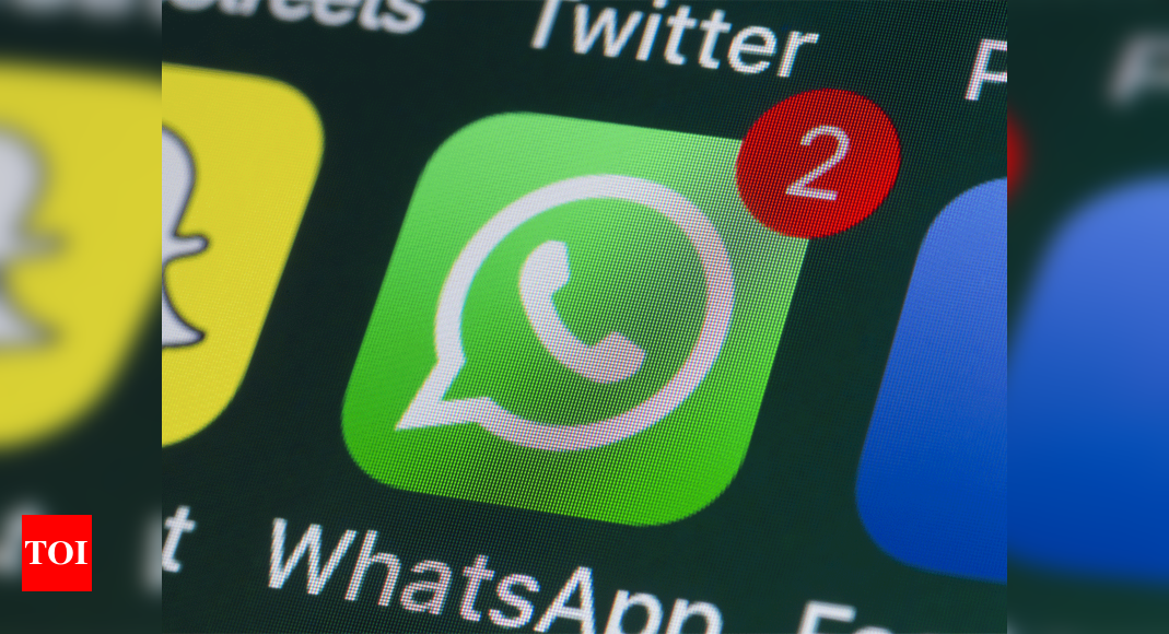 WhatsApp tests a new chatbot to notify users about new features – Times of India