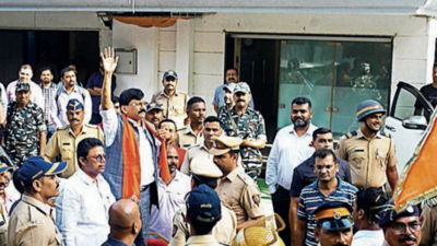 Maharashtra: Sanjay Raut waves saffron scarf to supporters, leaves for ED office amid tight security