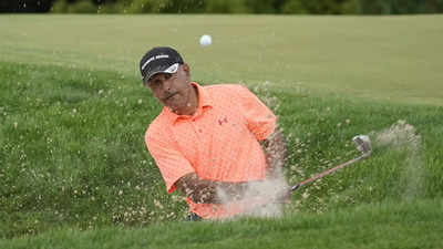 Jeev Milkha Singh drops from third to disappointing 22nd on final day of JCB Seniors golf
