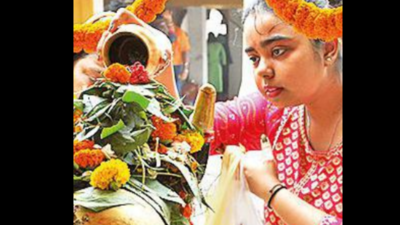 Bihar: Devotees throng Shiva temples