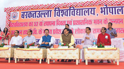 After 2 years of virtual mode, Barkatullah University foundation day celebrated with traditional fervour
