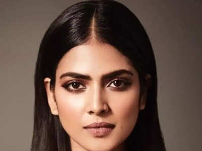Malavika's pics that dishes out style lessons