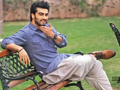 Arjun Kapoor was seen jamming on Rakul Preet Singh's Mashooka' during his makeup session; Jackky Bhagnani responds
