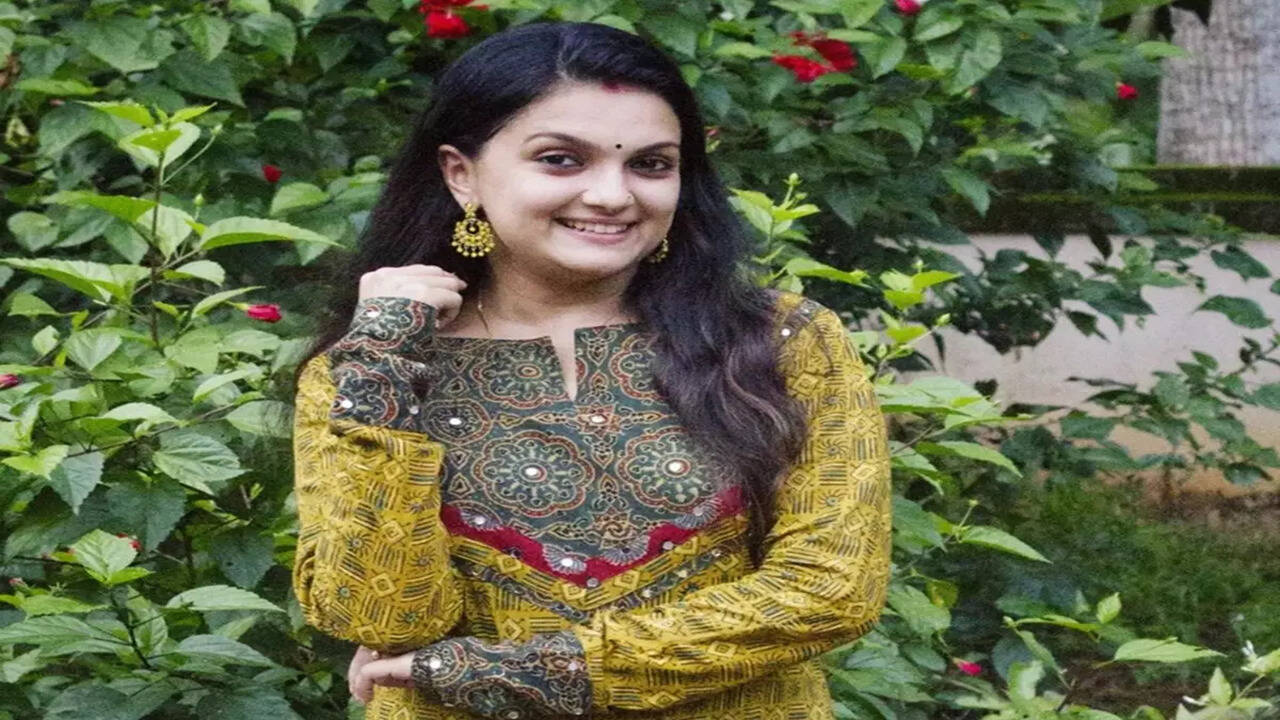 Actress Saranya Mohan reacts to rumours of her entry to Bigg Boss Malayalam  5 - Times of India