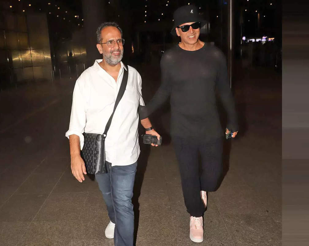 
Akshay Kumar and Aanand L Rai get papped at Mumbai airport
