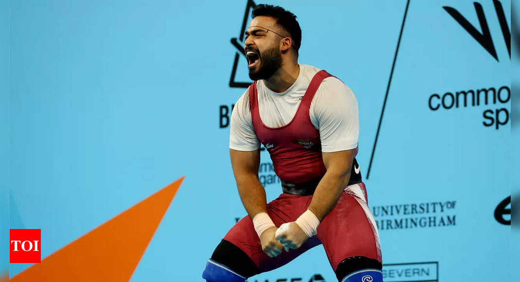 Vikas Thakur pays tribute to Sidhu Moose Wala, does ‘thigh-five’ celebration | Commonwealth Games 2022 News – Times of India