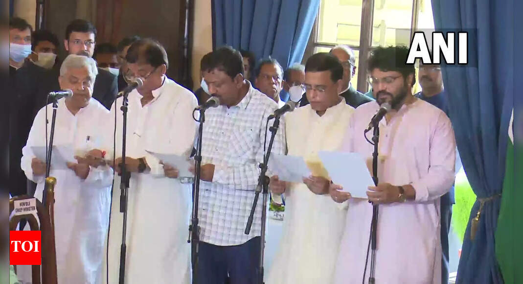 Live: Mamata expands West Bengal cabinet; Babul Supriyo among 5 ministers sworn in