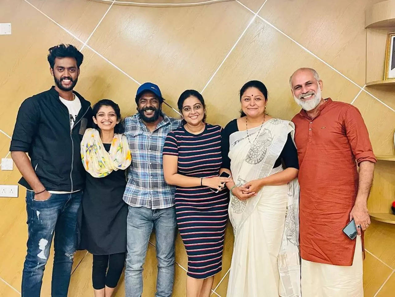 Chakkappazham to make a comeback? Actors Aswathy Sreekanth and Sabitta  share photos from reunion - Times of India