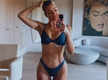
Khloe Kardashian flaunts her ripped abs in new post
