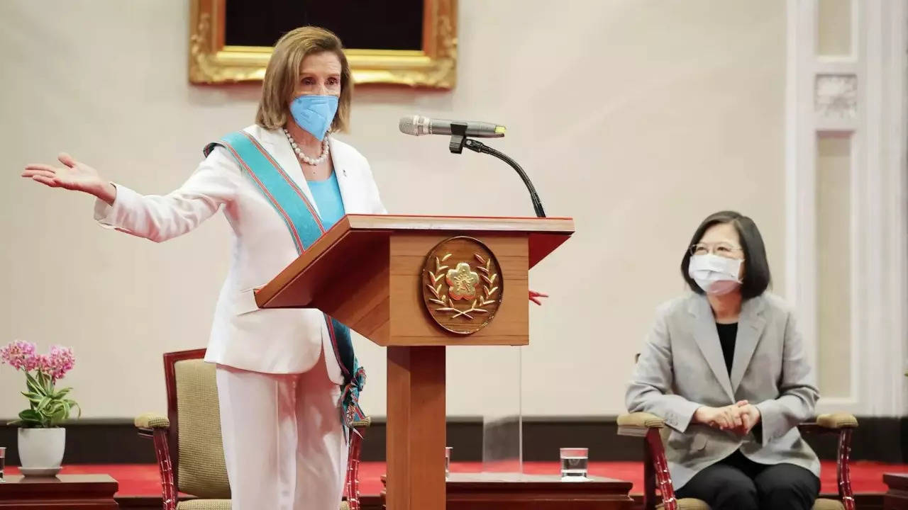 Pelosi's defiant Taiwan trip casts shadow on US' one-China policy - Times of India