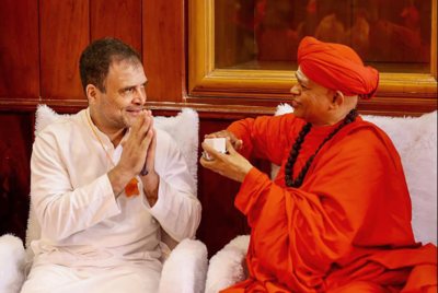 Ahead of Karnataka polls, Rahul Gandhi gets ‘deeksha’ at Lingayat mutt