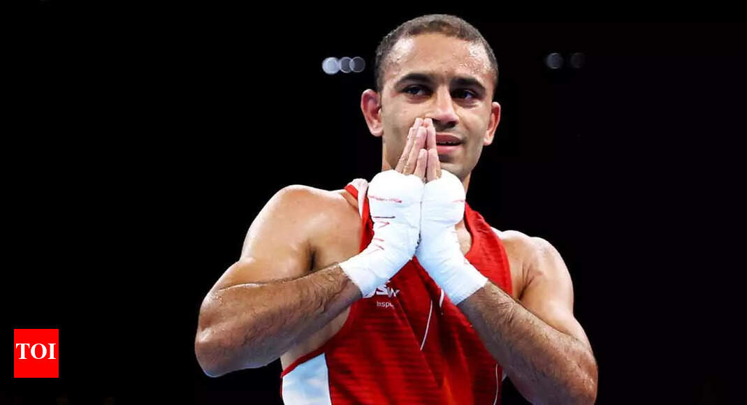 Amit Panghal clinches gold in flyweight boxing, wins his second CWG medal -  Hindustan Times