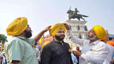 US body investigating 'taking away of Sikh asylees' turbans'
