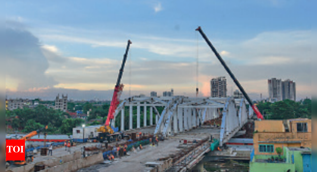 Kolkata: Tallah bridge before Pujas?
