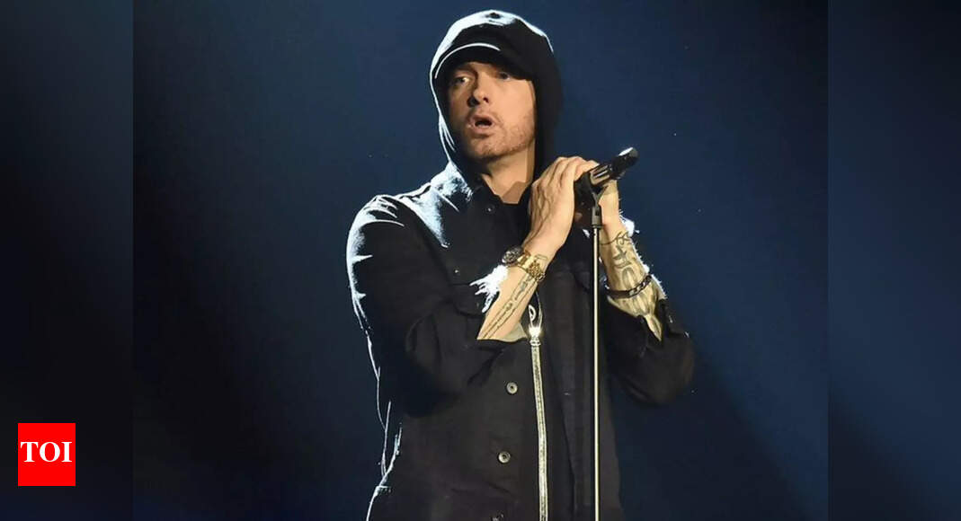 Eminem reveals tracklist for new album featuring Rihanna, Beyonce ...