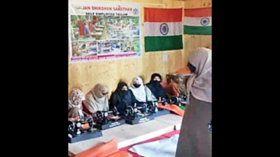 National Flags sewn by women of Kashmir to flutter in Kolkata homes