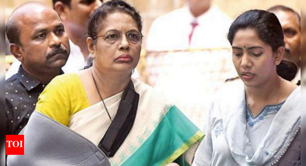 Mumbai: ED quizzes Shiv Sena MP Sanjay Raut's wife Varsha Raut for 10 ...