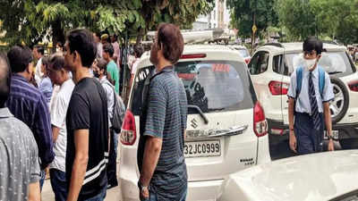 New traffic norms put to use outside schools fail to impress in Lucknow