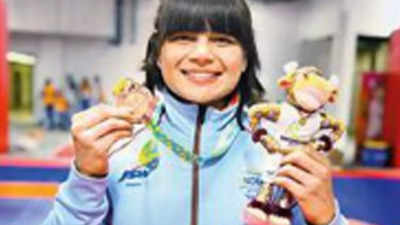 Commonwealth Games: Loincloth seller's girl gets grappling bronze
