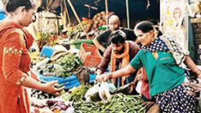 Dehradun: 'Why only hawkers penalised for flouting plastic ban?'