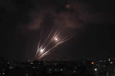 Palestinian rockets reach west of Jerusalem on third day of Gaza fighting