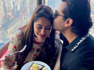 Shoaib pens adorable note for wife Dipika
