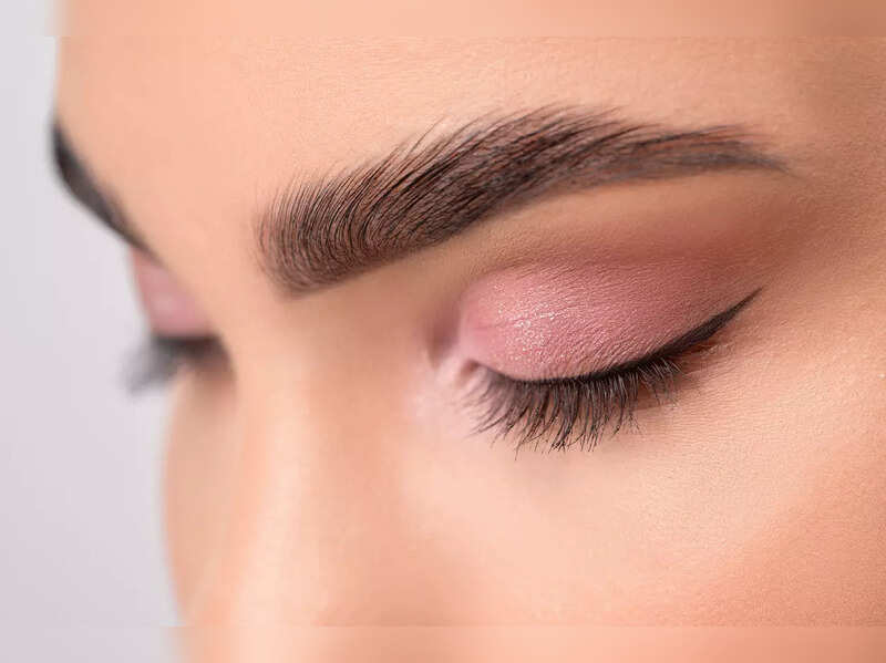 Five simple recipes to make DIY eyeliners at home