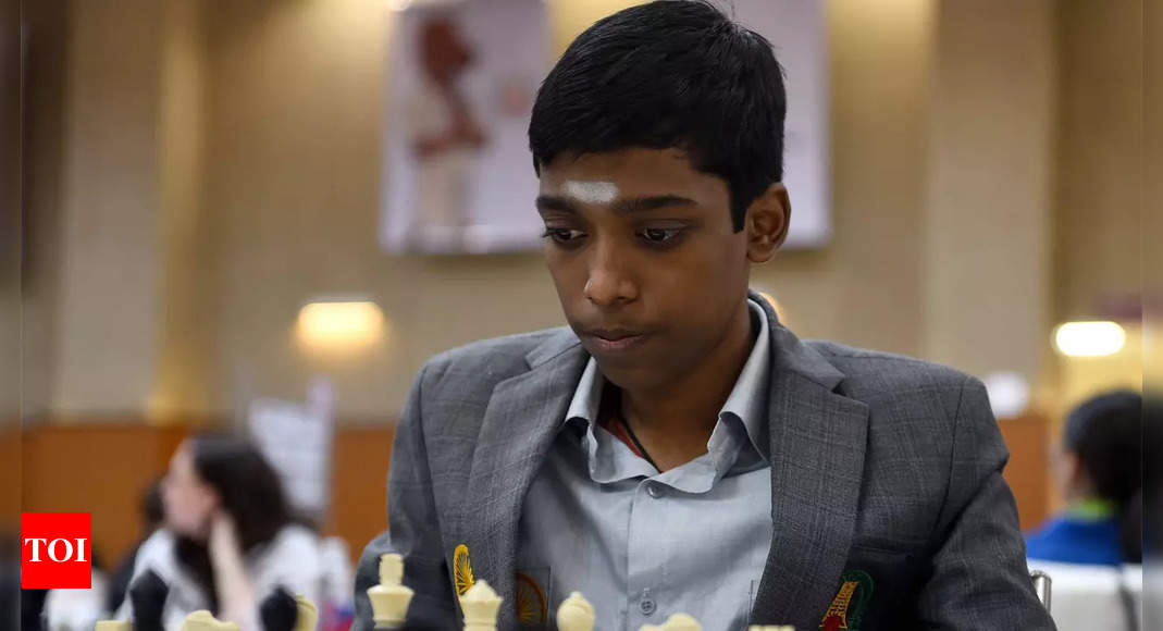 Chennai, Tamil Nadu, India. 29th July, 2022. A chess player gestures prior  the next move during the first round of the 44th Chess Olympiad in Chennai.  The total number of participants is