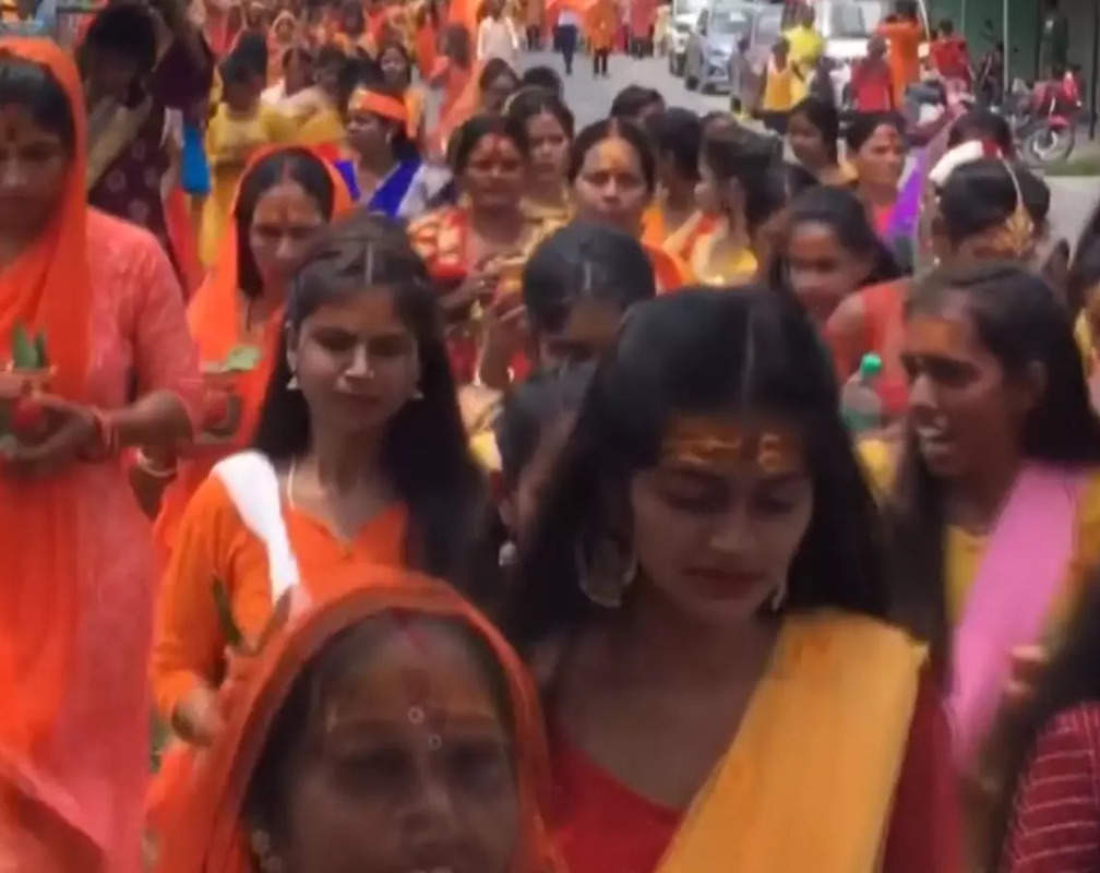 
WB: Hundreds of devotees take part in ‘Mahadev Shiva Kalash Yatra’ in Siliguri

