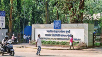 IIT-Bombay to have 4 students on fee panel