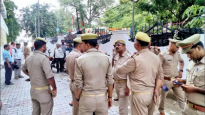 Arms licence case: Cops raid MLA Abbas Ansari's house in Lucknow