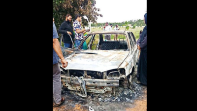 Bengaluru: Burnt body of 39-year-old man found in gutted car
