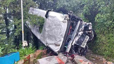 Uttarakhand: Bus veers off road as driver loses control, 25 injured, 1 serious