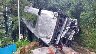 Uttarakhand: Bus veers off road as driver loses control, 25 injured, 1 ...