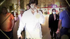 Vijay Deverakonda looks stylish in a white shirt and baggy pants, rocks comfy avatar