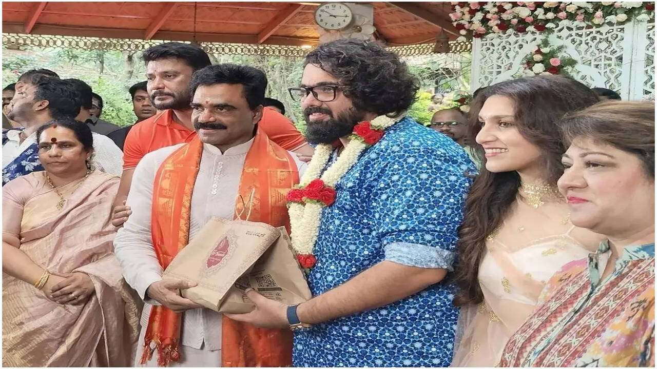 Malashri's daughter Radhana Ram to make her acting debut with a Pan-India  film | Telugu Movie News - Times of India