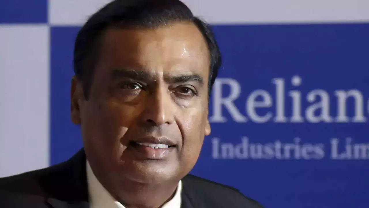 Mukesh Ambani looks to repeat telecom feat in new energy - Times of India