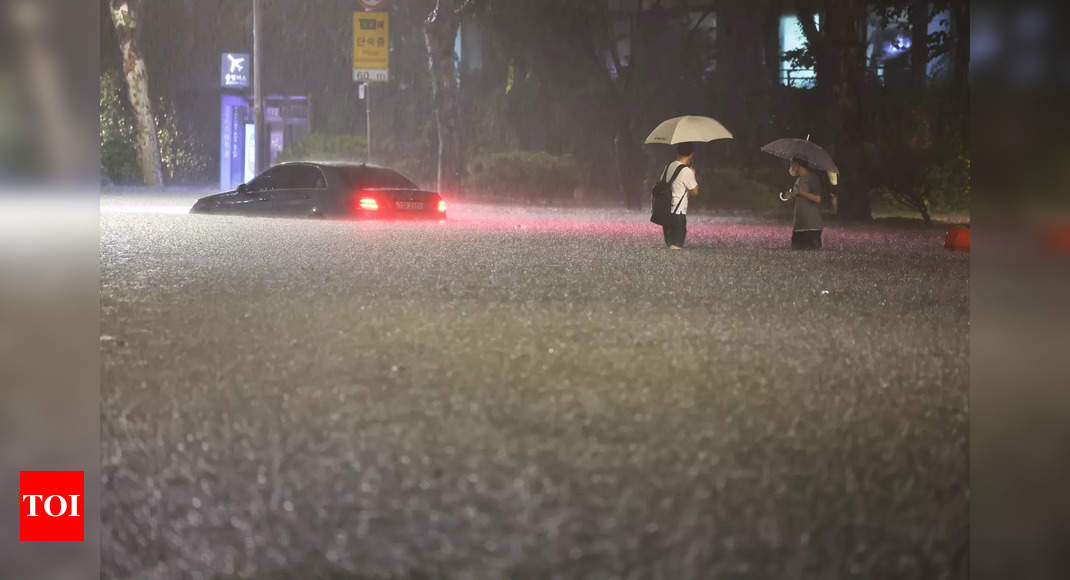 Record rain leaves at least 7 dead in South Korean capital – Times of India