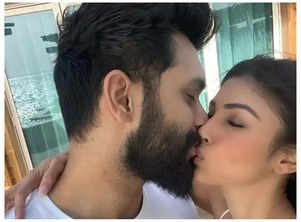 Mouni shares a kiss with husband Suraj: PICS